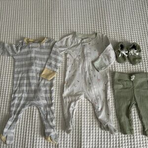 unisex baby clothes bundle 7 items  0-3 months